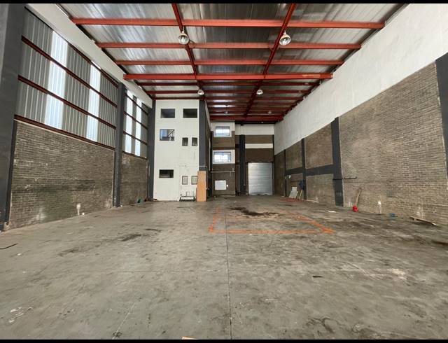 667M² WAREHOUSE TO LET IN HALFWAY HOUSE